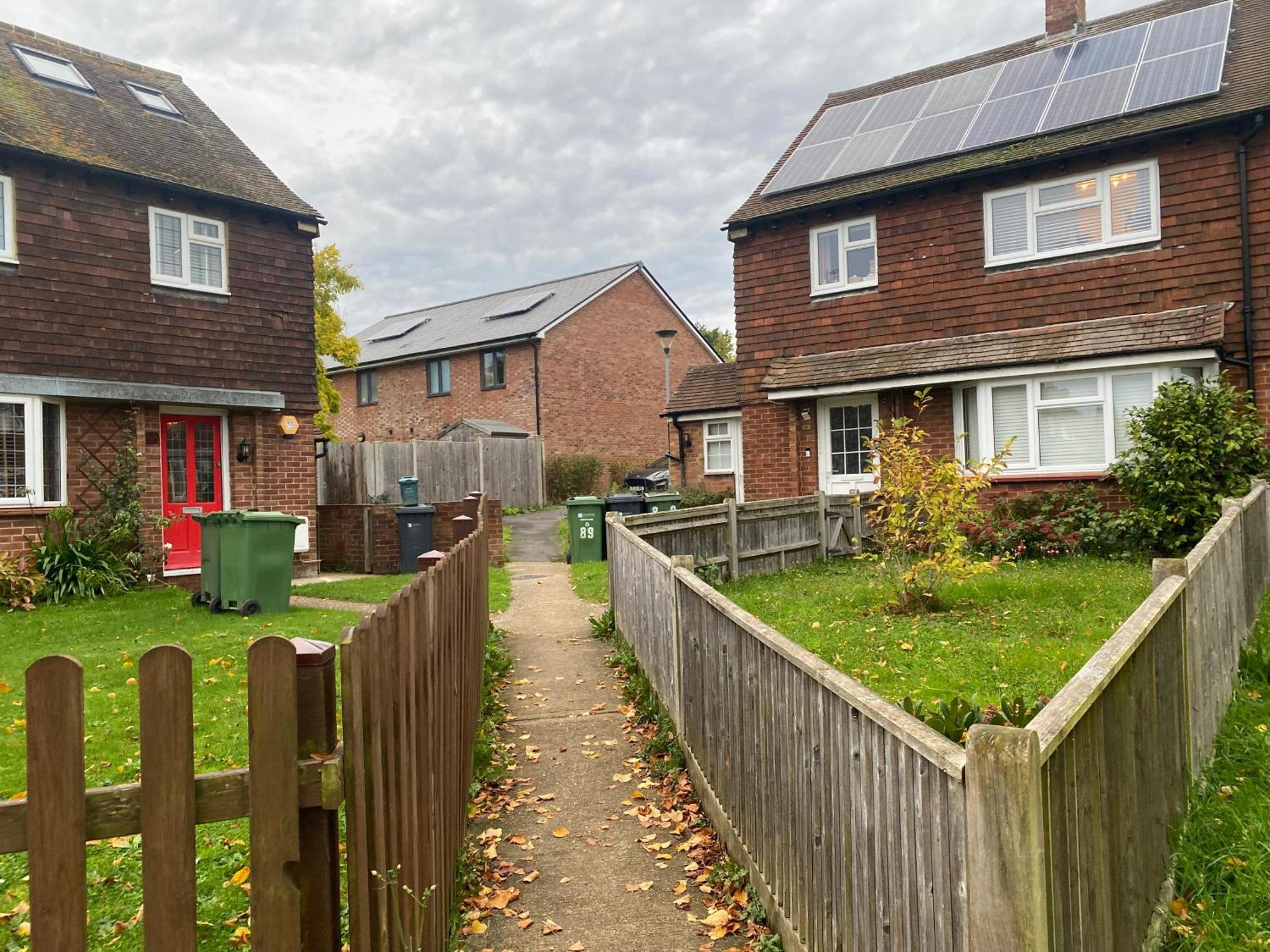 Worplesdon Cosy Apartment With Private Access And Kitchenette In Guildford (Adults Only) מראה חיצוני תמונה